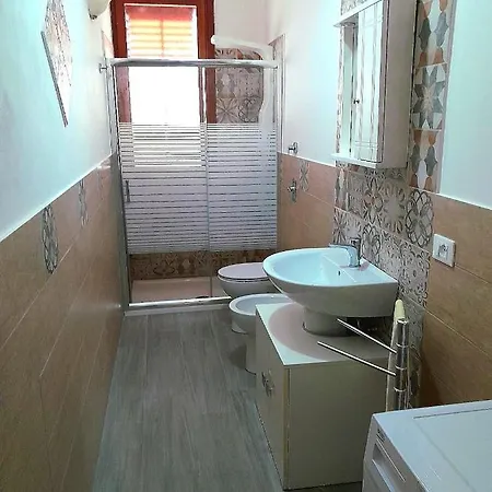 Little Italy קאסטלמארה דל גולפו